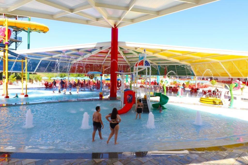 Imperio Romano - Splash E Acqua Park Aparthotel Caldas Novas Kültér fotó